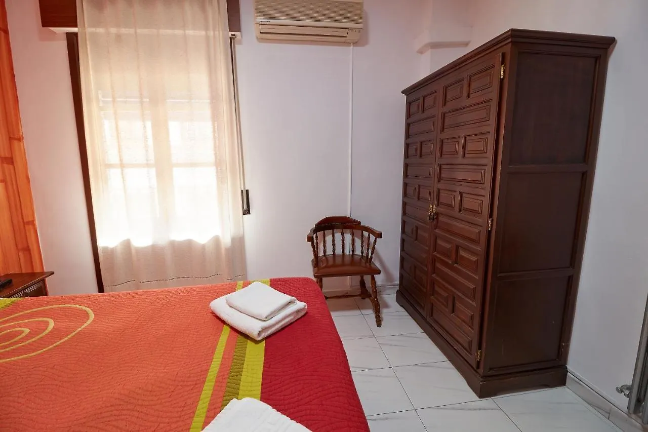 Hotel Virgen De Los Reyes Ronda 2*,