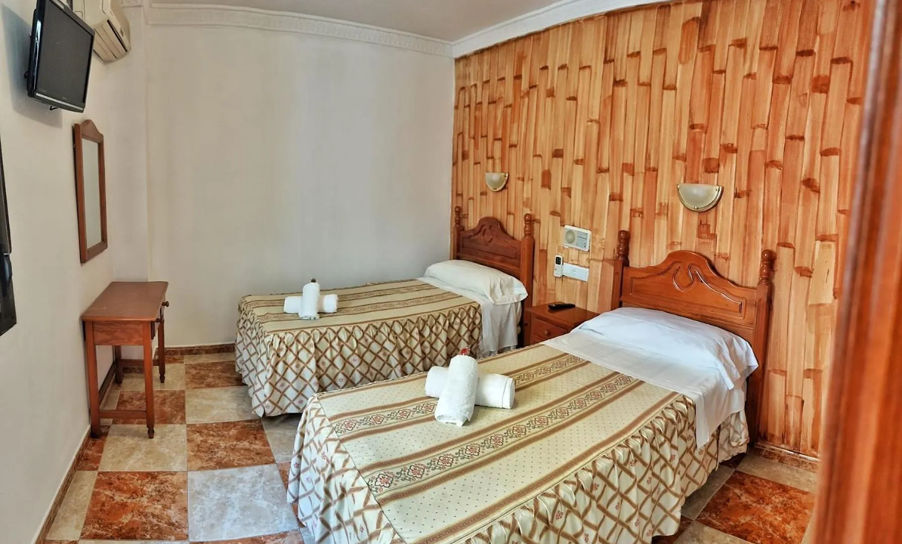 Hotel Virgen De Los Reyes Ronda 2*,  Spanien
